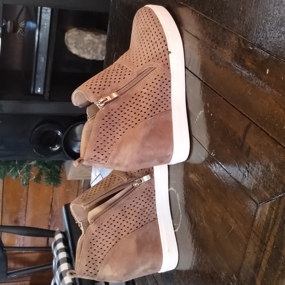 Booties - Picture 4 of 4